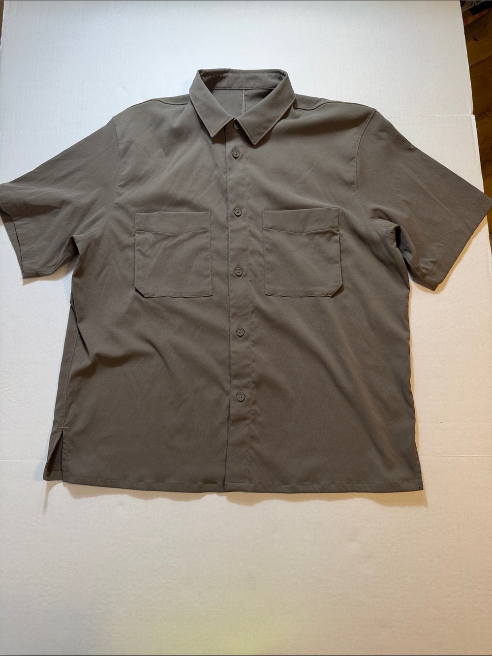 Lululemon Relaxed-Fit Short Sleeve Button-Up
Style LMEIDS